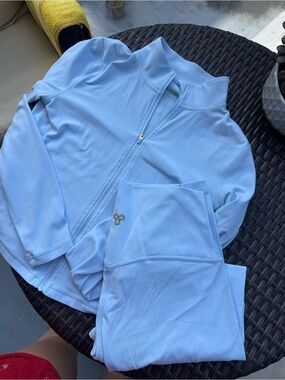 Villa Blue Aritzia Golden Tna set